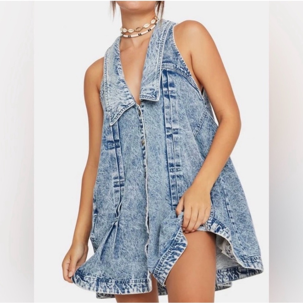 Free People katie denim dress with oversized collar Like New Size Small